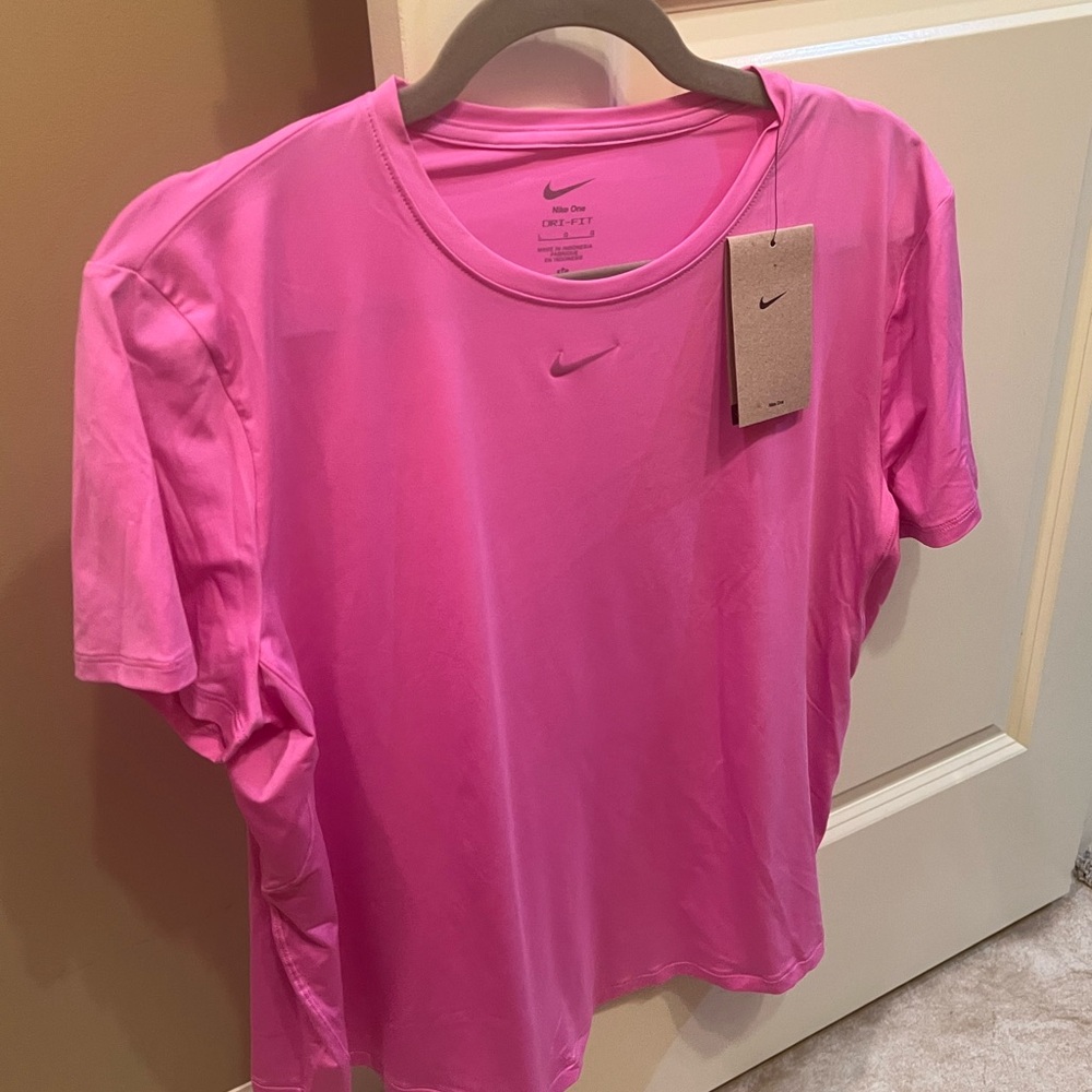 Nike Vibrant Pink Dri-FIT Top Almost 50% off retail. C353